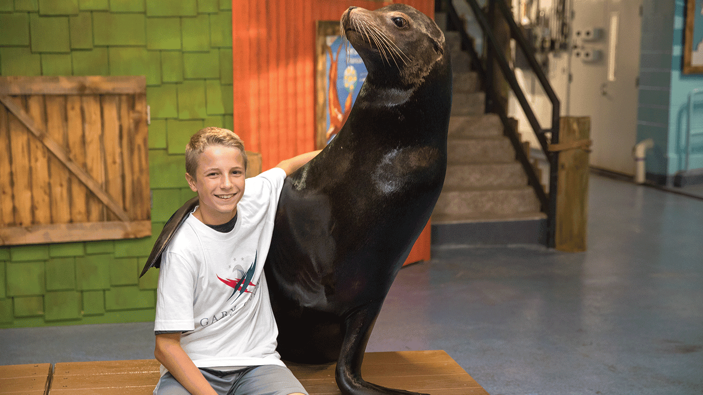 Gary Sinise Foundation Snowball Express Visits the World-Renowned Georgia Aquarium